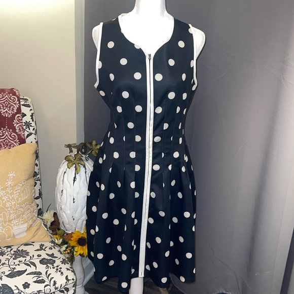 Betsey Johnson Women's Black and White Dress - Picture 1 of 7